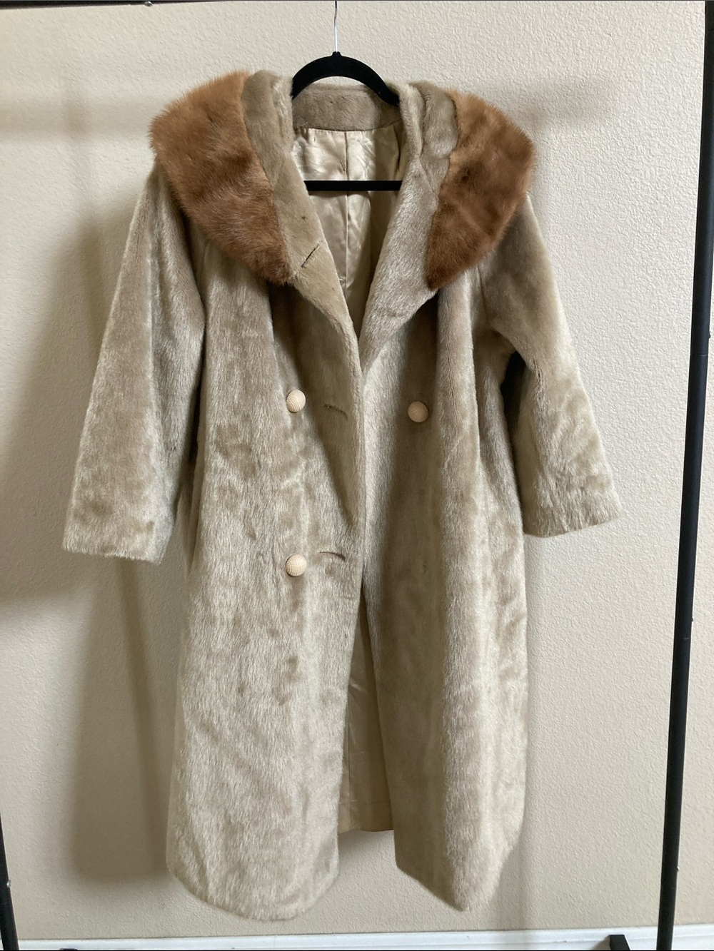 Women's Brazotta Fur Coat with Contrasting Collar - Cream